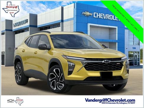 Certified 2025 Chevrolet Trax RS w/ Driver Confidence Package FWD image 1