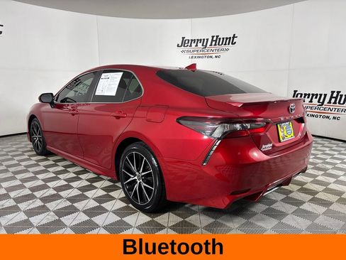 Used 2022 Toyota Camry SE FWD image 9