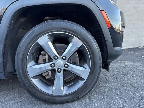 Used 2021 Jeep Grand Cherokee L Limited image 28