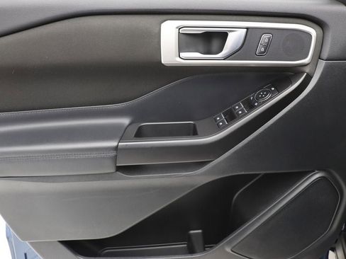 Used 2020 Ford Explorer XLT image 16