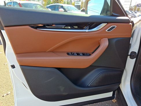 Certified 2022 Maserati Levante GT image 12