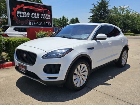 Used 2018 Jaguar E-PACE SE image 1
