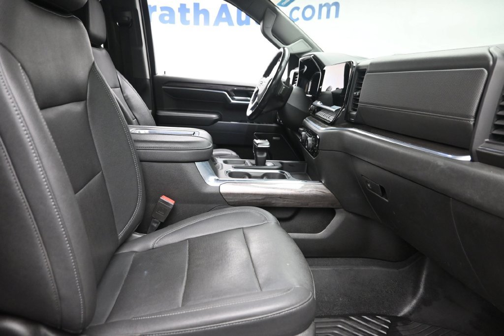 Used 2022 Chevrolet Silverado 1500 LTZ AWD/4WD image 9