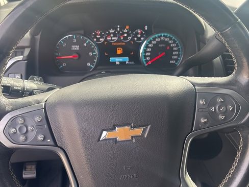 Used 2020 Chevrolet Suburban Premier w/ Premier 6.2L Value Package image 18