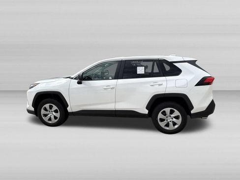 Used 2025 Toyota RAV4 LE AWD/4WD image 10