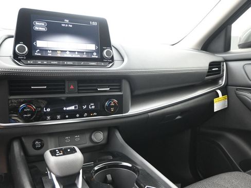 Certified 2026 Nissan Rogue SV FWD image 16