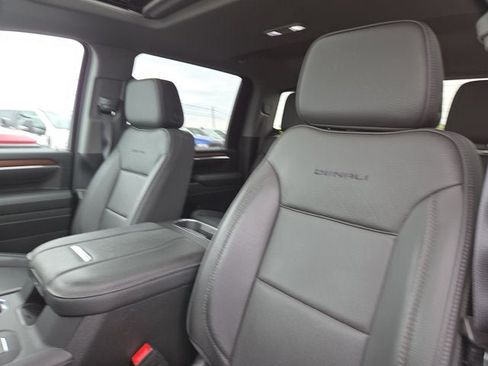 Used 2025 GMC Sierra 3500 Denali AWD/4WD image 11