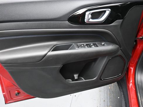 New 2026 Jeep Compass Latitude image 9