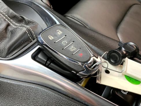Used 2022 Chevrolet Camaro LT RWD image 13