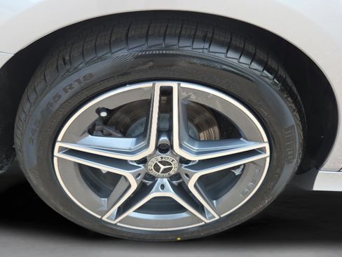 Used 2022 Mercedes-Benz E 350 4MATIC Sedan image 33