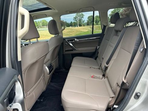 Used 2022 Lexus GX 460 Premium w/ Premium Plus Package AWD/4WD image 19