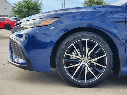 Used 2023 Toyota Camry SE image 8