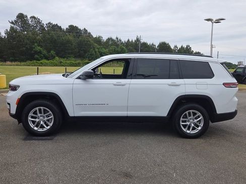 Used 2025 Jeep Grand Cherokee L Laredo RWD image 4