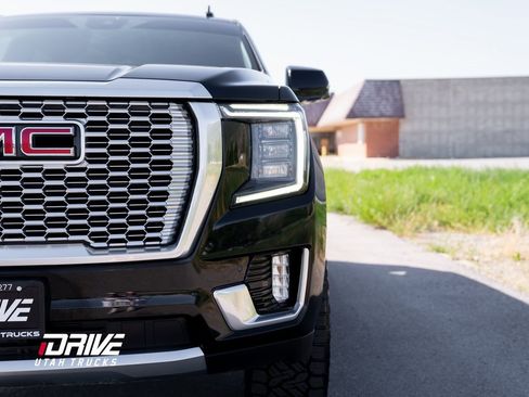 Used 2023 GMC Yukon XL Denali image 6