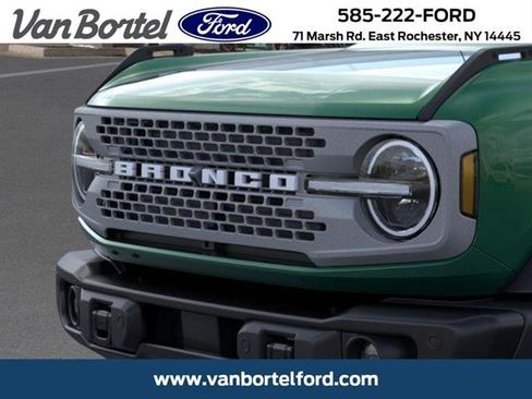 Used 2025 Ford Bronco Badlands image 35