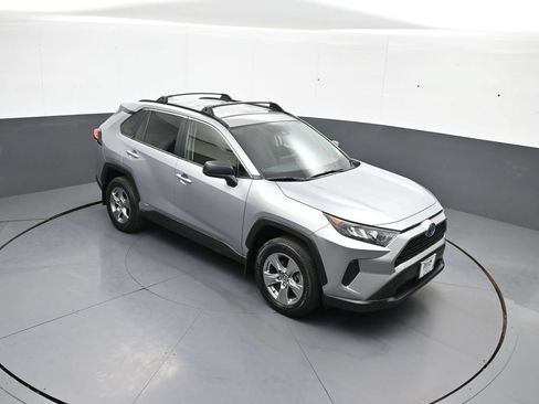 Used 2022 Toyota RAV4 LE AWD/4WD image 35