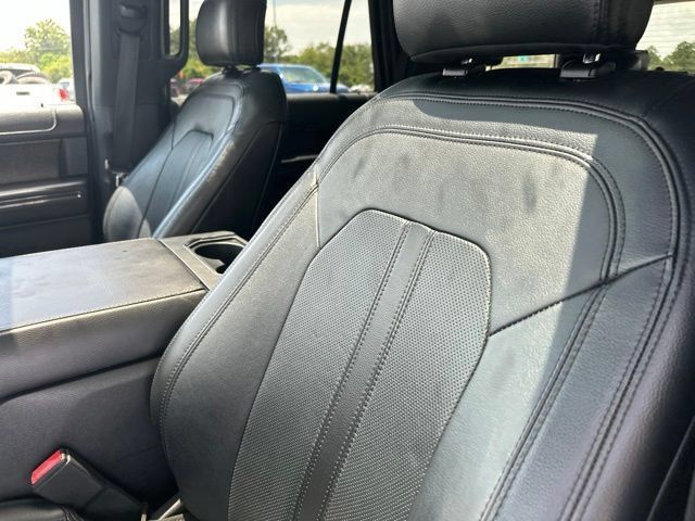 Used 2018 Ford Expedition Limited RWD image 15