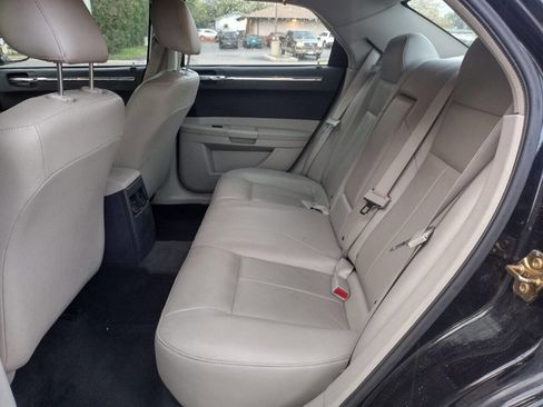 Used 2005 Chrysler 300 Touring image 14