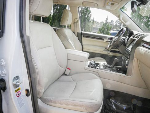 Used 2016 Lexus GX 460 w/ Premium Package image 33