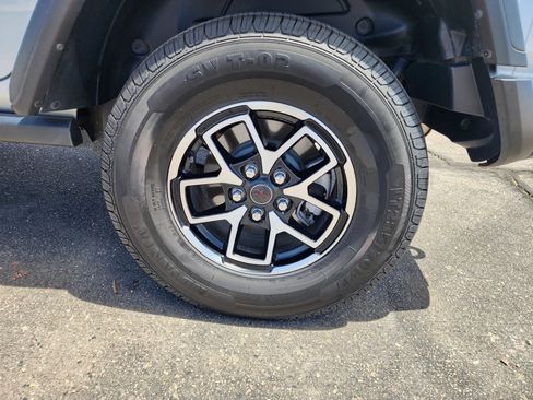 Used 2024 Jeep Wrangler Unlimited Rubicon image 9