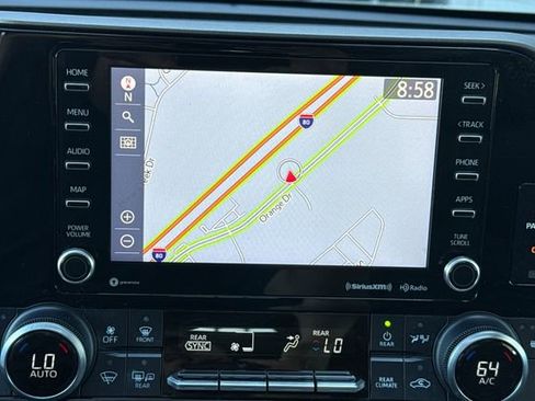 Used 2022 Toyota Highlander XLE AWD/4WD image 26