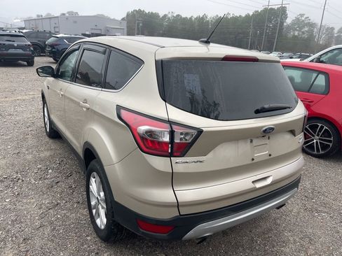 Used 2017 Ford Escape SE w/ SE Cold Weather Package image 4