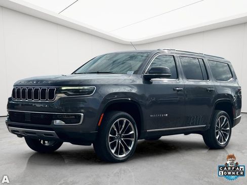 Certified 2022 Jeep Wagoneer Series III w/ Premium Group I AWD/4WD image 2