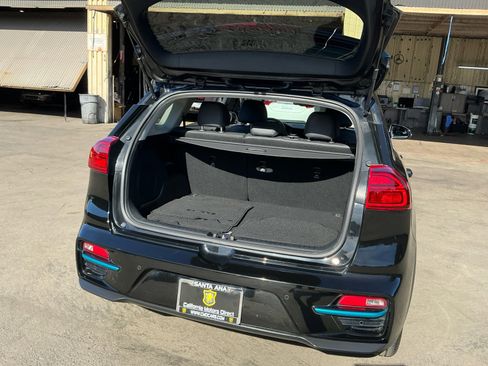 Used 2022 Kia Niro EX Premium image 26