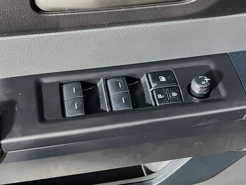 Used 2025 Toyota Tundra SR5 w/ SR5 Convenience Package AWD/4WD image 17