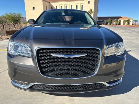 Used 2022 Chrysler 300 Touring image 8