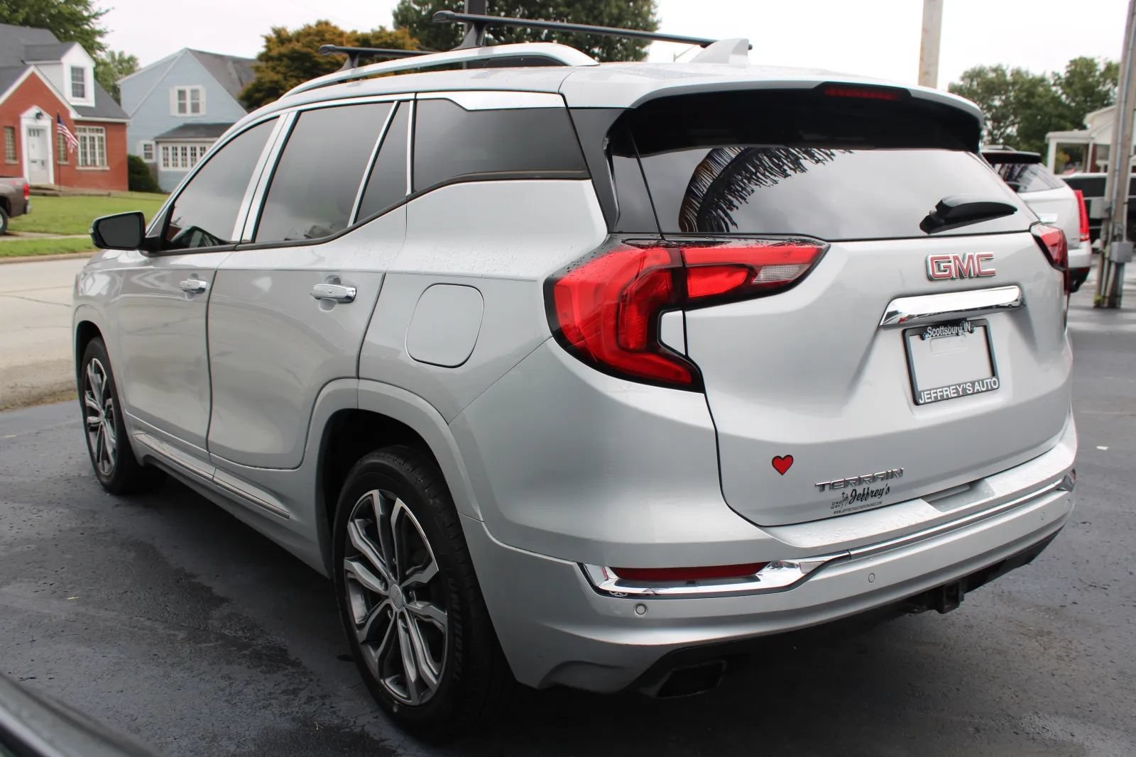 Used 2019 GMC Terrain Denali w/ Advanced Safety Package FWD image 2