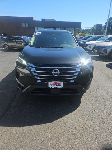 Used 2024 Nissan Rogue SV AWD/4WD image 3