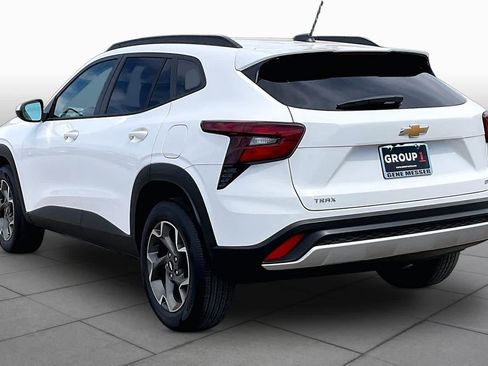 Used 2026 Chevrolet Trax LT FWD image 12
