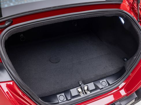 Certified 2022 Ferrari Roma RWD image 34