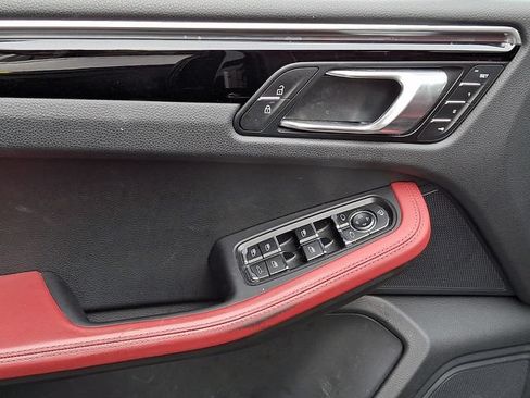 Certified 2023 Porsche Macan Turbo AWD/4WD image 12