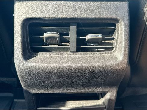 Used 2016 Ford Edge Titanium w/ Technology Package FWD image 28
