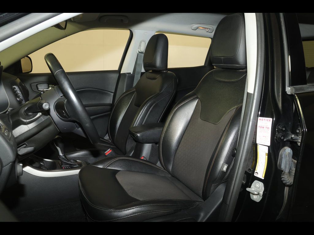 Used 2020 Jeep Compass Latitude AWD/4WD image 2