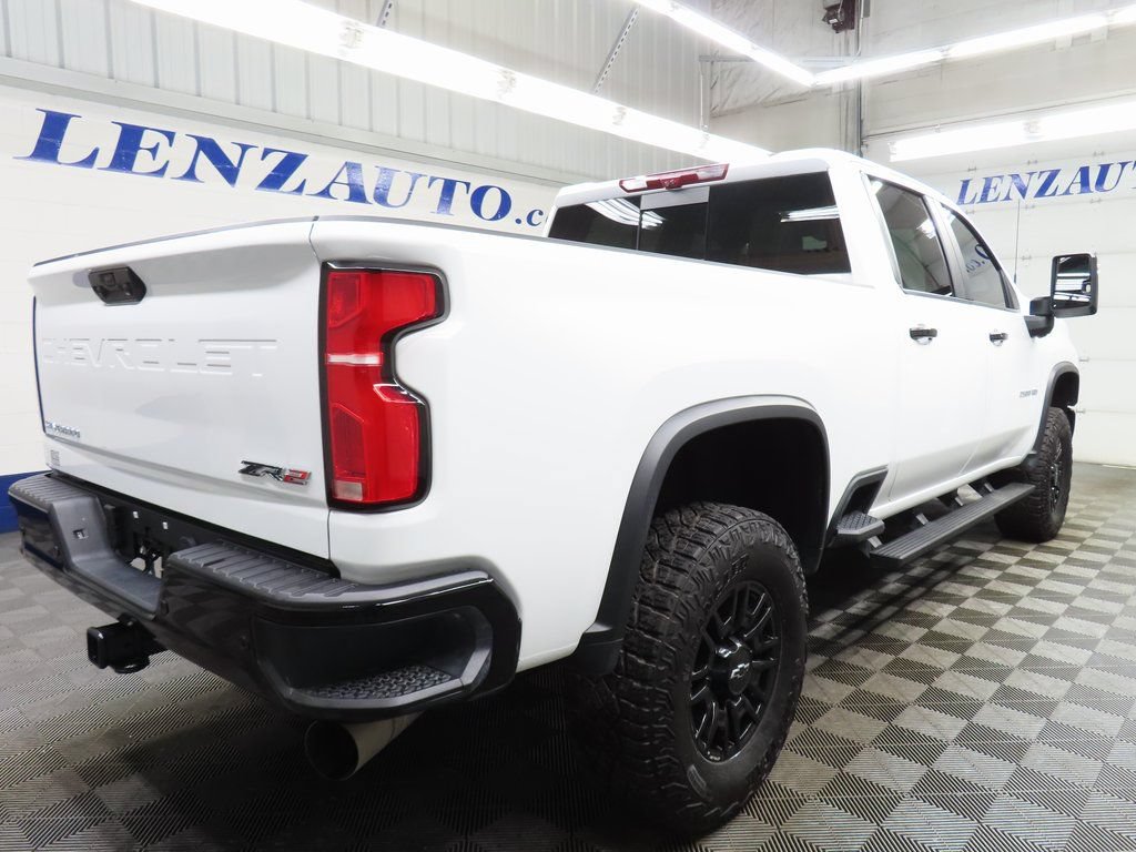Used 2025 Chevrolet Silverado 2500 ZR2 w/ Technology Package AWD/4WD image 4
