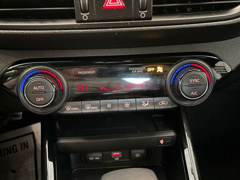 Used 2022 Kia Forte GT image 42