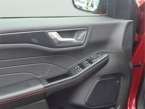 Used 2024 Ford Escape ST-Line w/ Tech Pack #1 AWD/4WD image 9