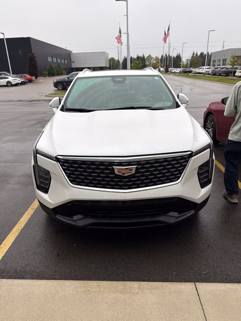 Used 2024 Cadillac XT4 Premium Luxury w/ Cold Weather Package AWD/4WD image 2