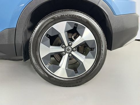 Certified 2023 Volvo XC40 B5 Plus w/ Protection Package Premier image 30