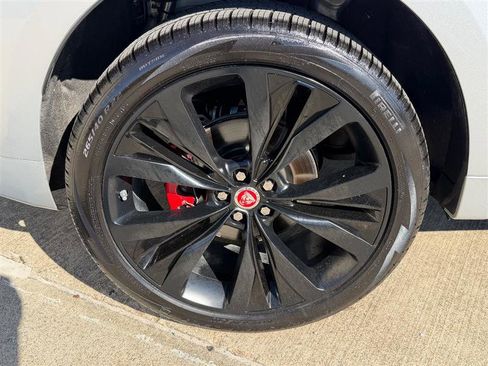 Used 2019 Jaguar F-PACE S image 26