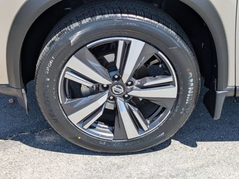 Certified 2021 Nissan Rogue SL w/ Premium Package FWD image 10