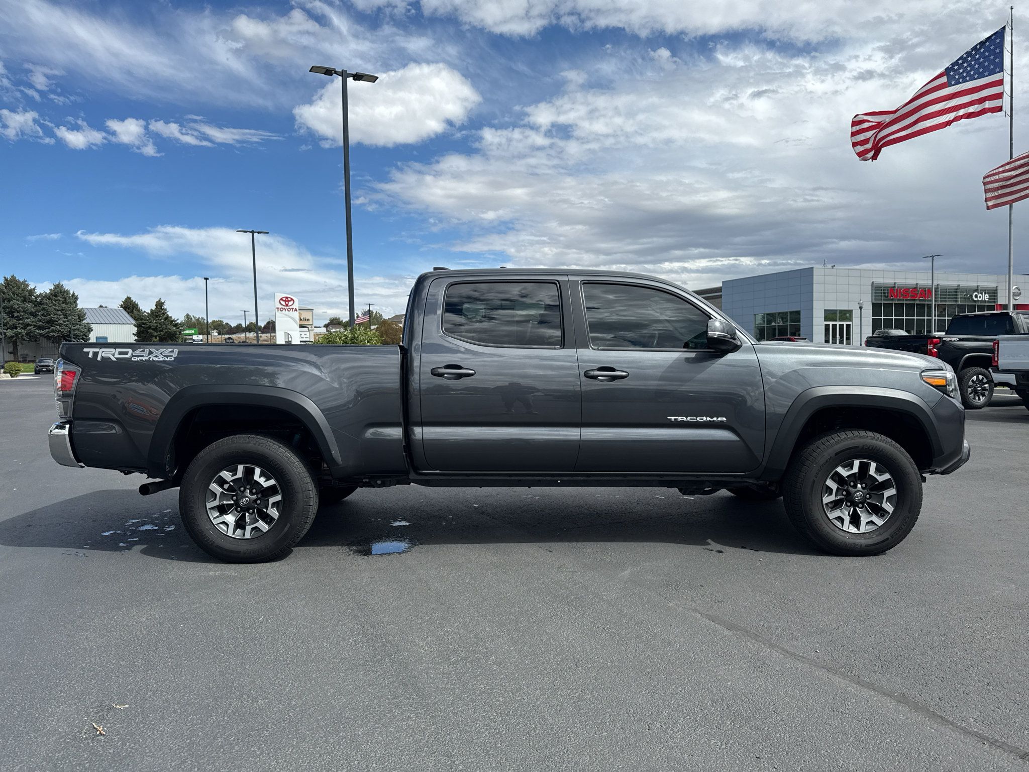 Certified 2023 Toyota Tacoma TRD Off-Road AWD/4WD image 2