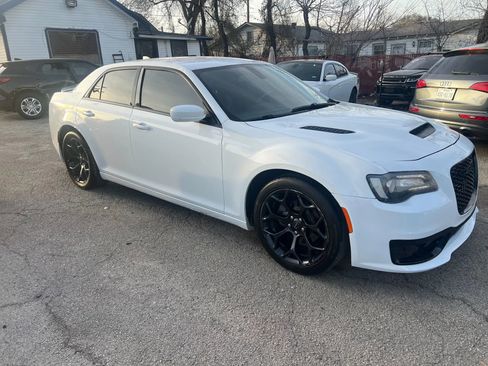 Used 2019 Chrysler 300 S image 3