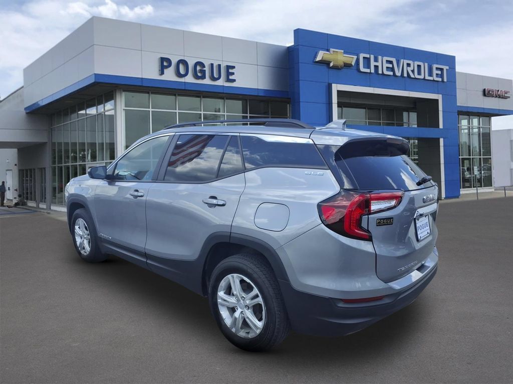 Used 2024 GMC Terrain SLE w/ Driver Convenience Package AWD/4WD image 3