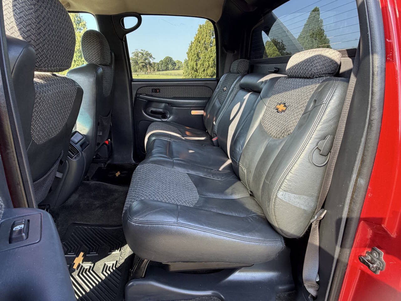Used 2002 Chevrolet Avalanche 4x4 w/ Off-Road Suspension Pkg image 21