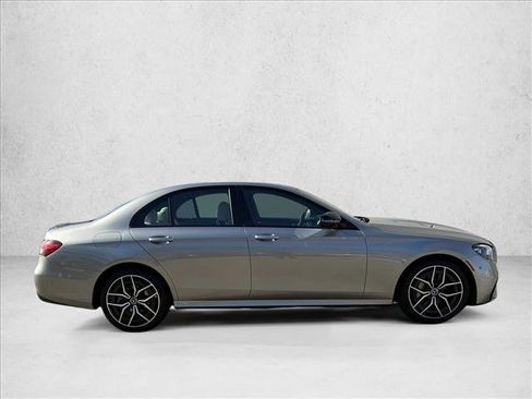 Used 2023 Mercedes-Benz E 350 4MATIC Sedan image 4