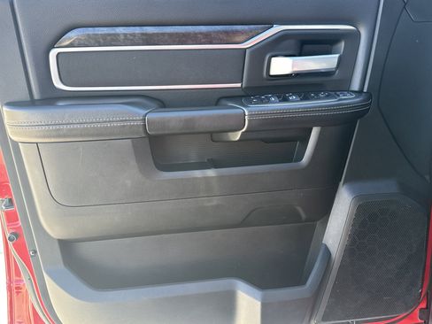 Used 2024 RAM 2500 Big Horn w/ Sport Appearance Package image 8